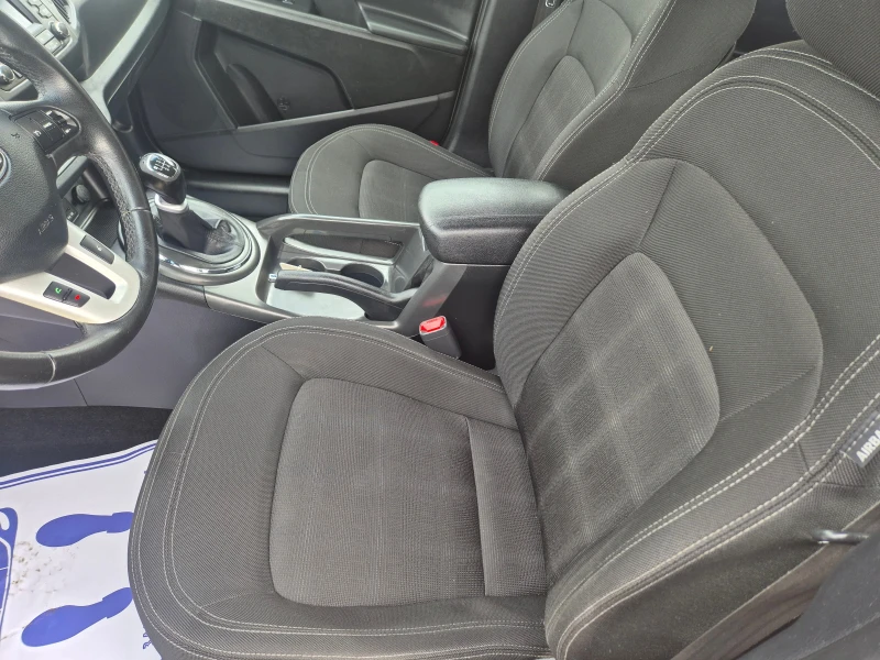 Kia Sportage 2.0 CRDI, 4x4 , снимка 10 - Автомобили и джипове - 49907240