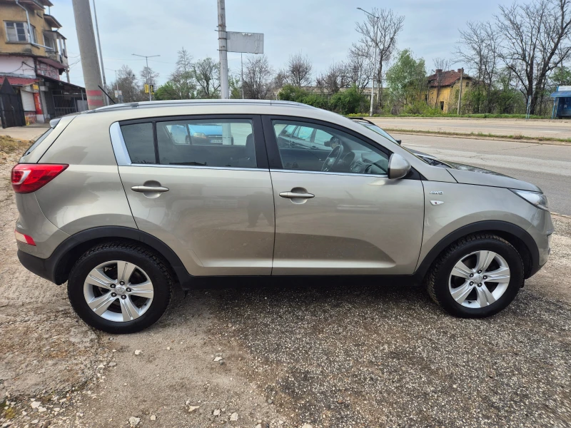 Kia Sportage 2.0 CRDI, 4x4 , снимка 8 - Автомобили и джипове - 49907240