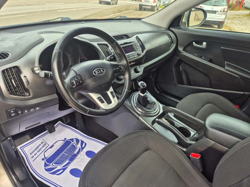 Kia Sportage 2.0 CRDI, 4x4 , снимка 9 - Автомобили и джипове - 49907240