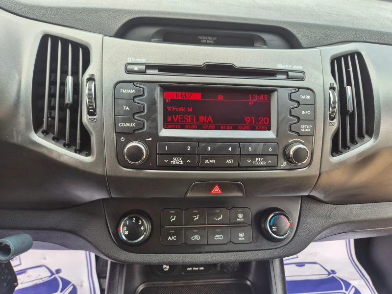 Kia Sportage 2.0 CRDI, 4x4 , снимка 15 - Автомобили и джипове - 49907240