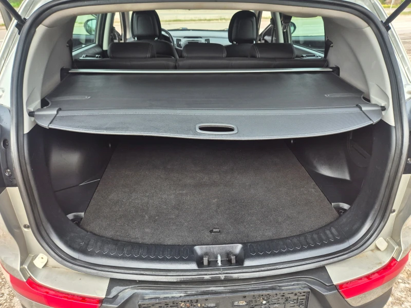 Kia Sportage 2.0 CRDI, 4x4 , снимка 17 - Автомобили и джипове - 49907240