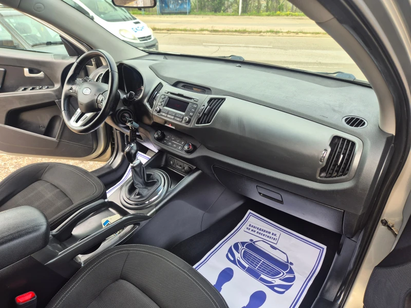 Kia Sportage 2.0 CRDI, 4x4 , снимка 11 - Автомобили и джипове - 49907240
