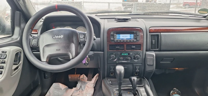 Jeep Grand cherokee 2.7crd OVERLAND, снимка 8 - Автомобили и джипове - 52899012