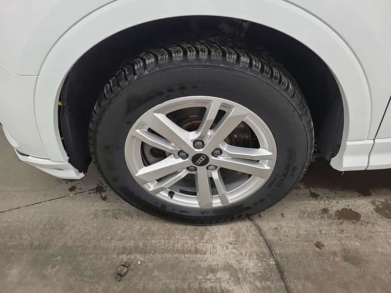 Audi Q3 * KOMFORT * CARFAX * PANO* ПОДГРЕВИ, снимка 17 - Автомобили и джипове - 53559842