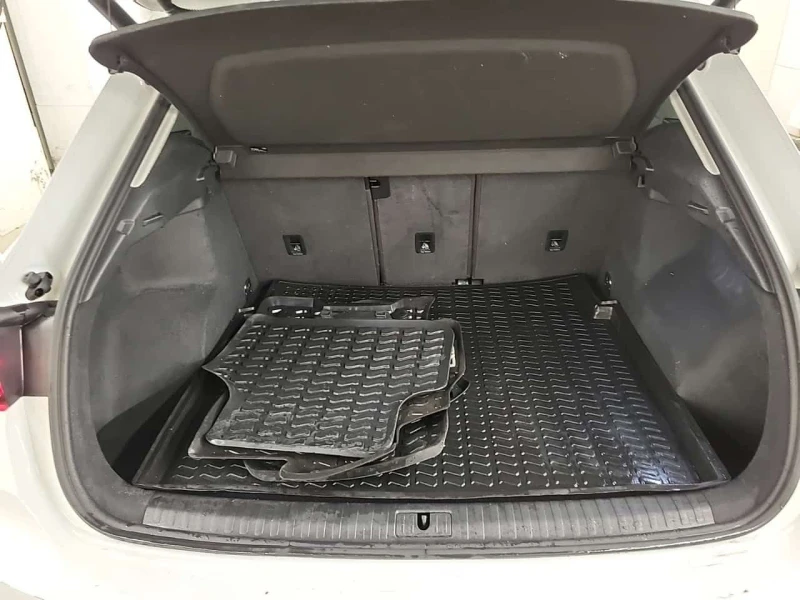 Audi Q3 * KOMFORT * CARFAX * PANO* ПОДГРЕВИ, снимка 16 - Автомобили и джипове - 53559842