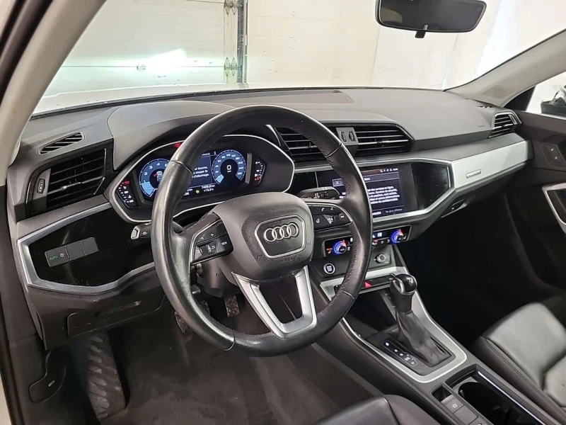 Audi Q3 * KOMFORT * CARFAX * PANO* ПОДГРЕВИ, снимка 9 - Автомобили и джипове - 53559842
