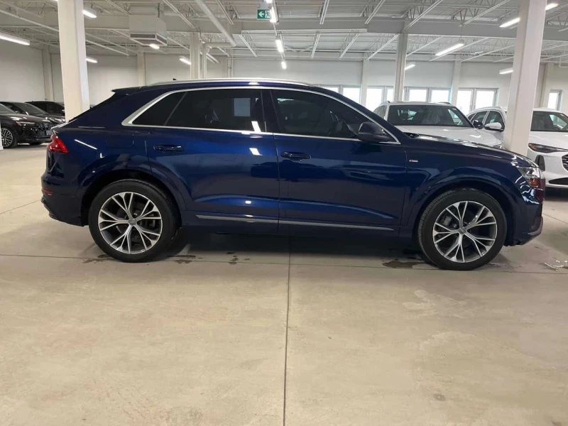 Audi Q8 Technik  CARFAX, снимка 3 - Автомобили и джипове - 53579839