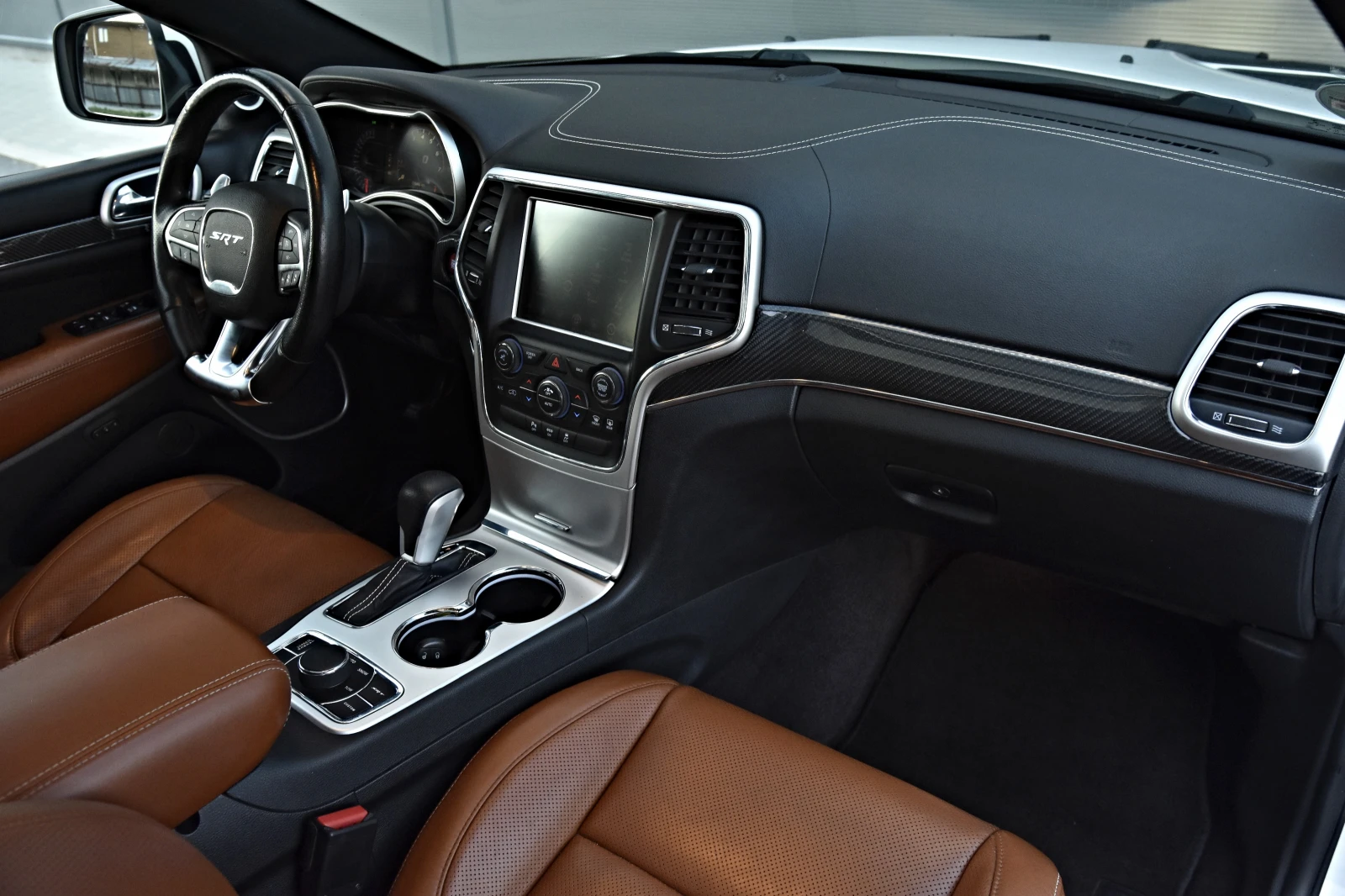 Jeep Grand cherokee 6.4SRT/DISTRONIC/CAMERA/KEYLESS/PANORAMA, снимка 13 - Автомобили и джипове - 54127927