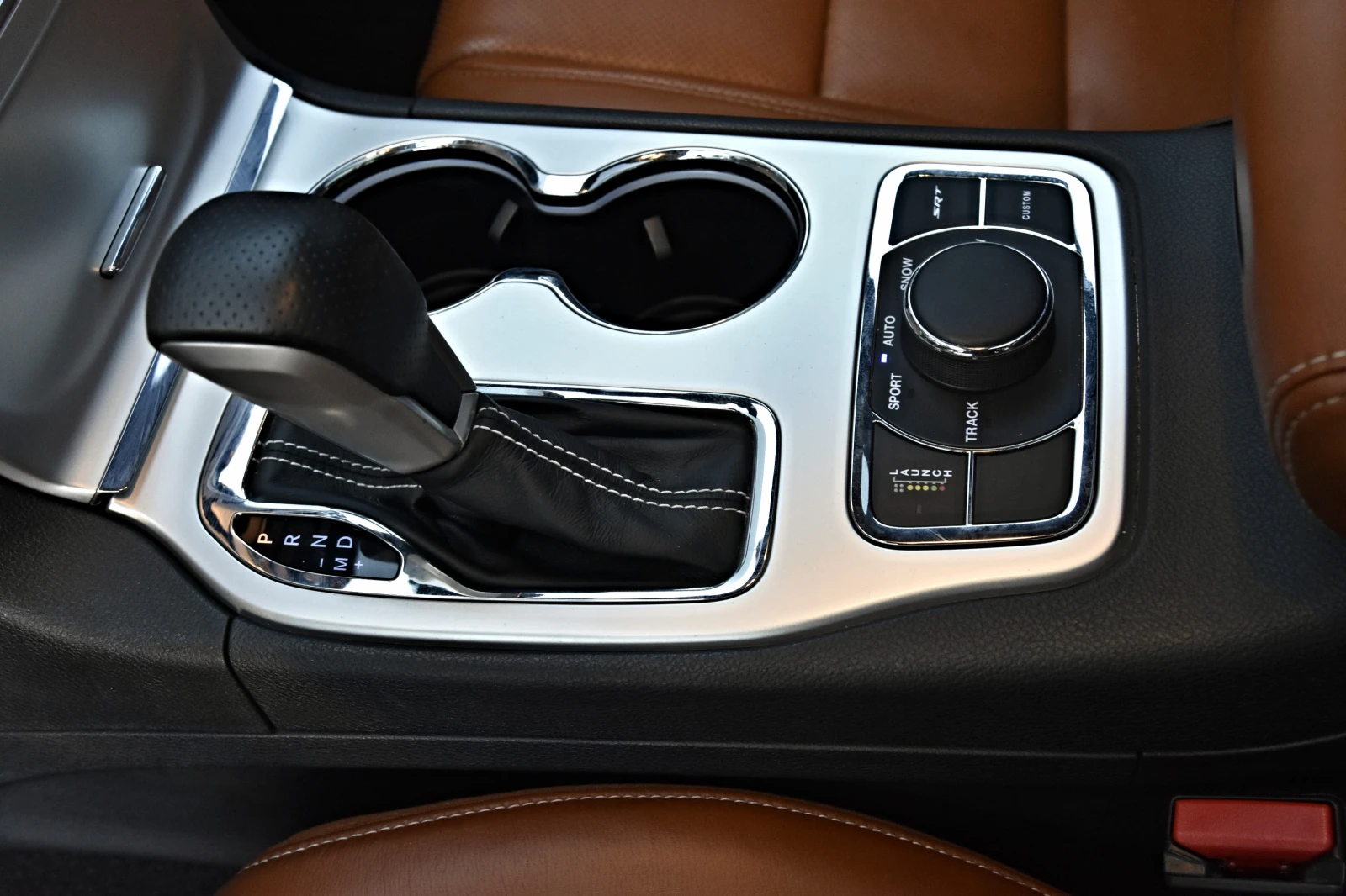 Jeep Grand cherokee 6.4SRT/DISTRONIC/CAMERA/KEYLESS/PANORAMA, снимка 12 - Автомобили и джипове - 54127927