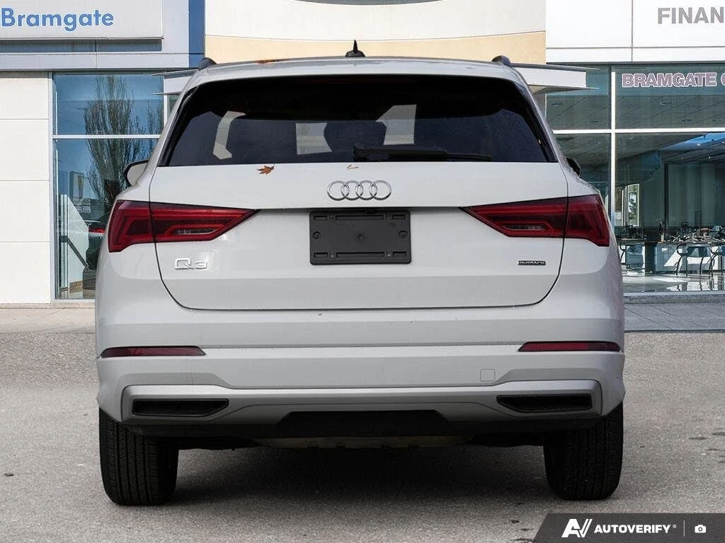 Audi Q3 * Premium* * HeadUp* AвтоКредит* (ЦЕНА ДО БГ), снимка 5 - Автомобили и джипове - 54517742
