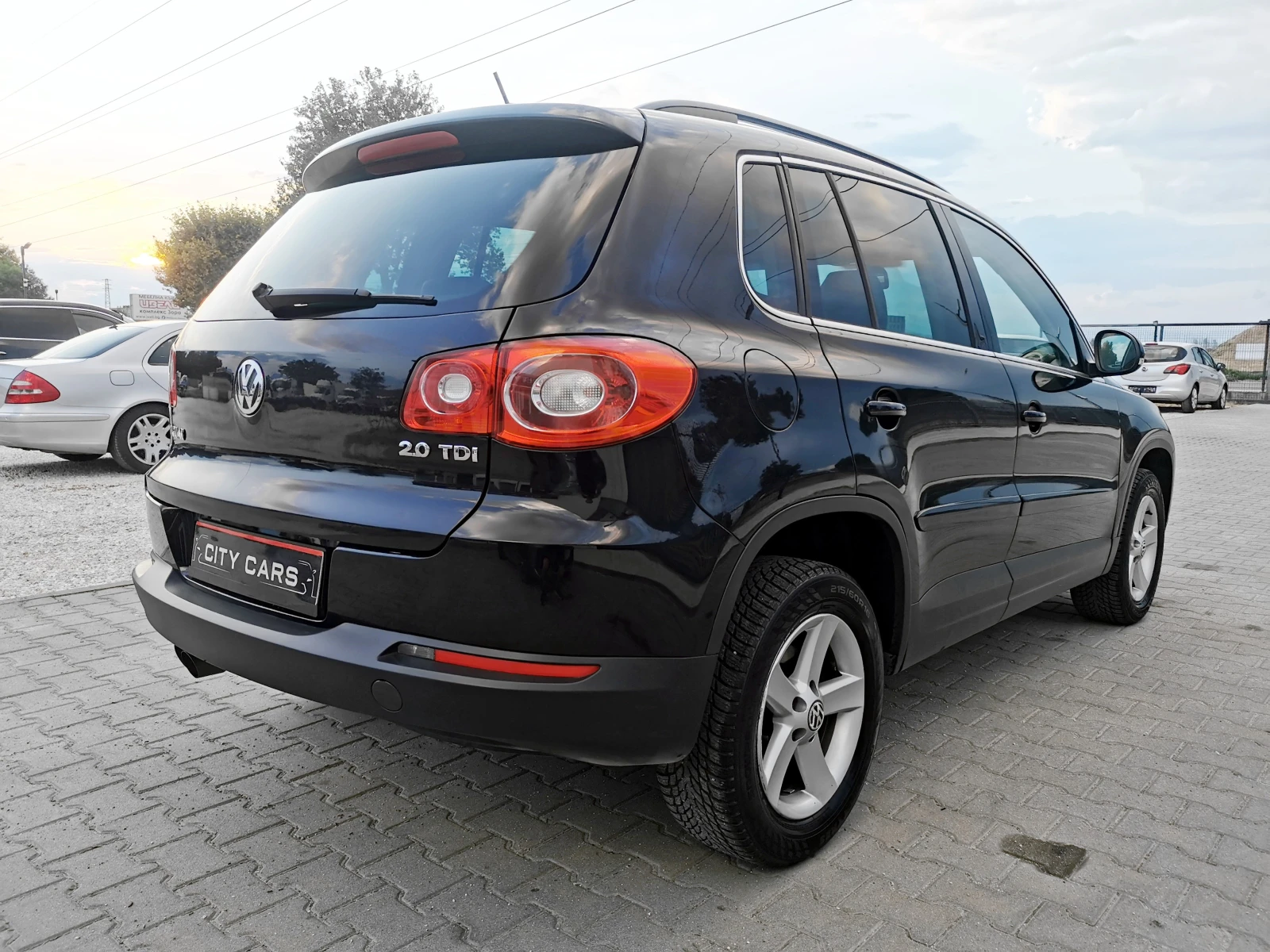 VW Tiguan 2.0 TDI 4motion, снимка 9 - Автомобили и джипове - 55609425