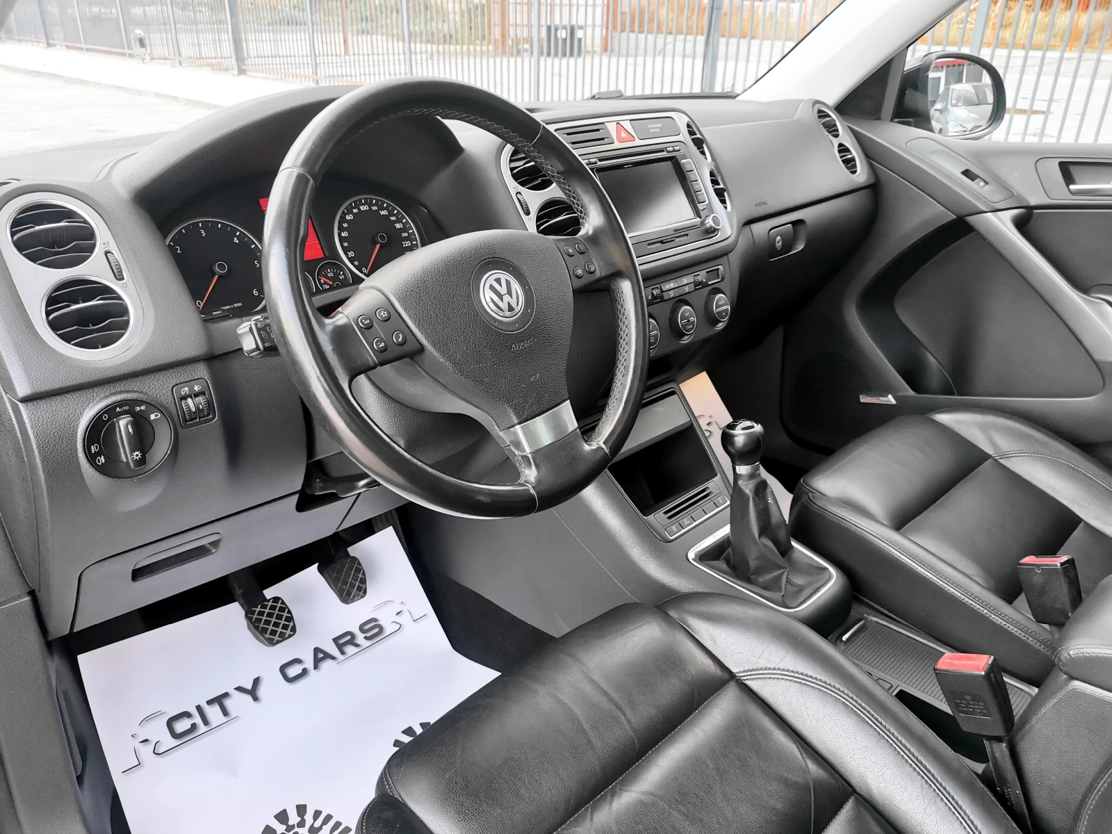 VW Tiguan 2.0 TDI 4motion, снимка 11 - Автомобили и джипове - 55609425