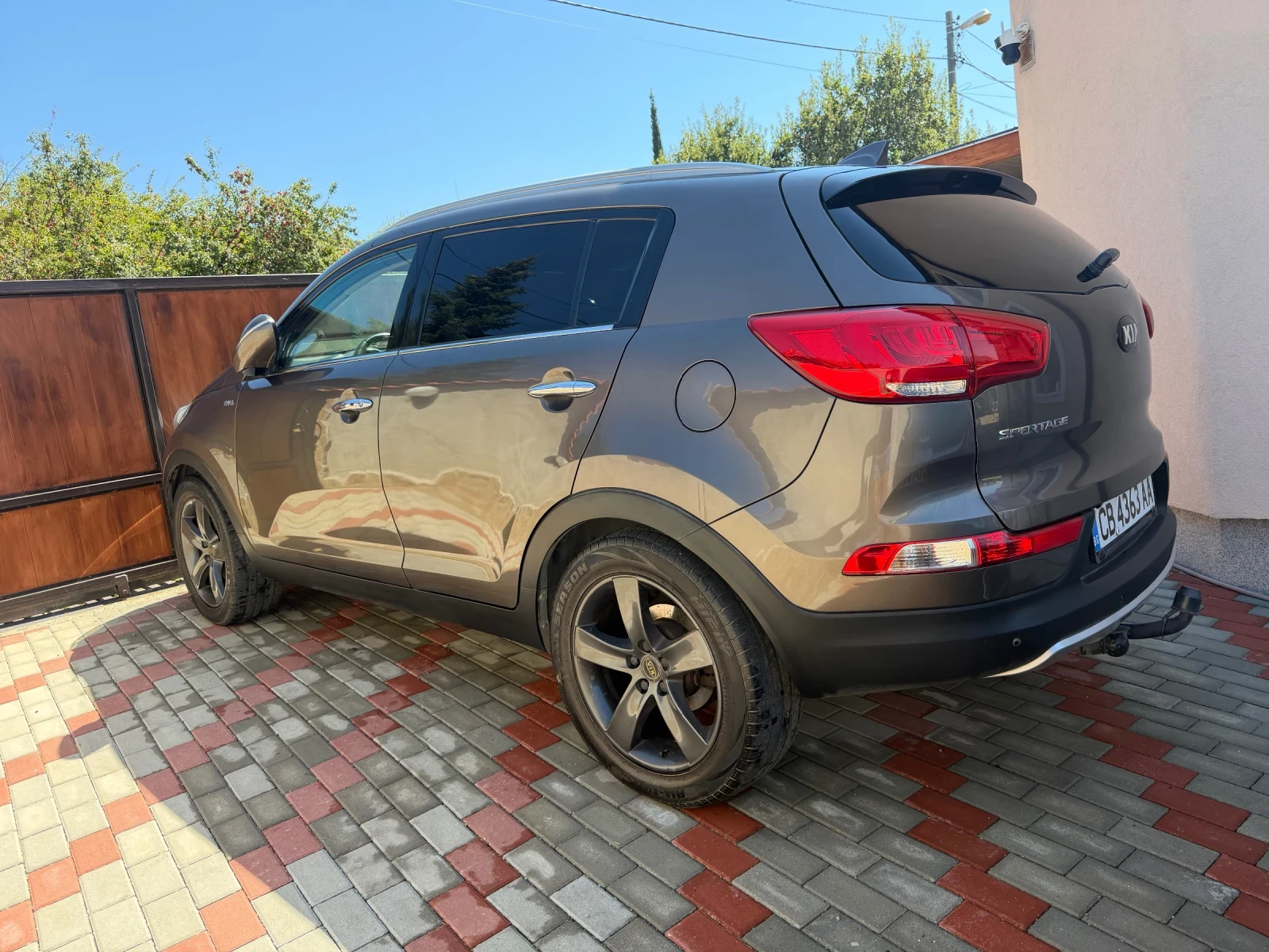 Kia Sportage AWD Automatic-FULL EXTRA, снимка 3 - Автомобили и джипове - 55735100