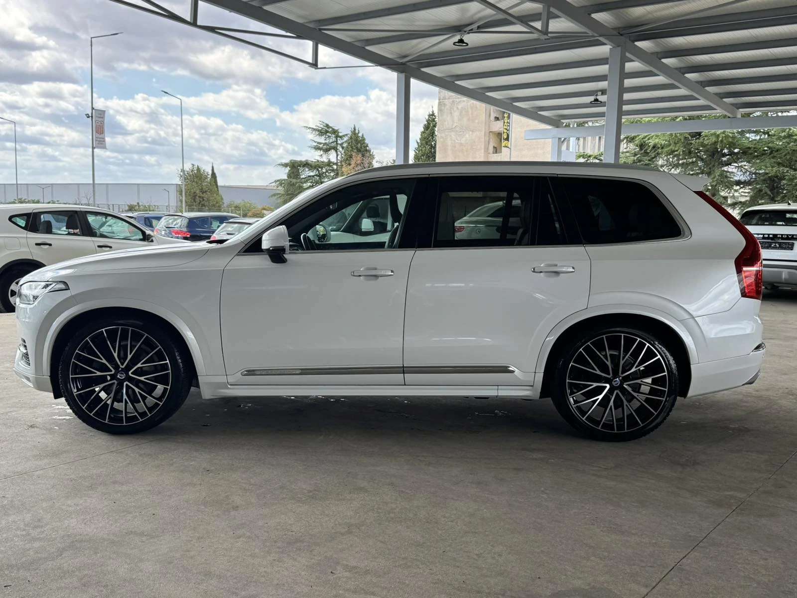 Volvo Xc90 2.0D* 235ps* 4x4* 7м* H/K* LED* Head Up* Distronic, снимка 2 - Автомобили и джипове - 55975667
