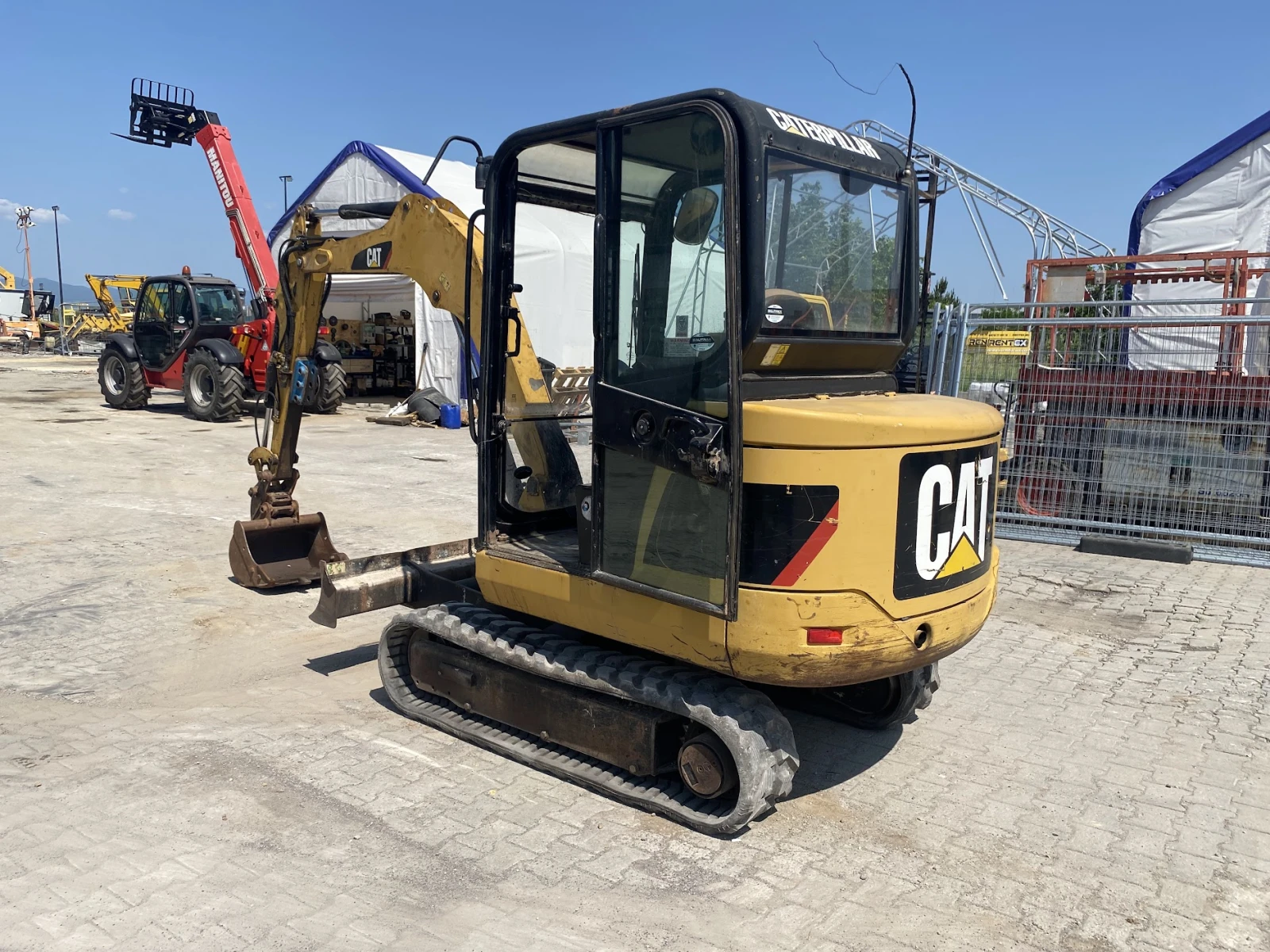 Багер Cat 302.5C Нови пинове и втулки, Нови вериги - изображение 7