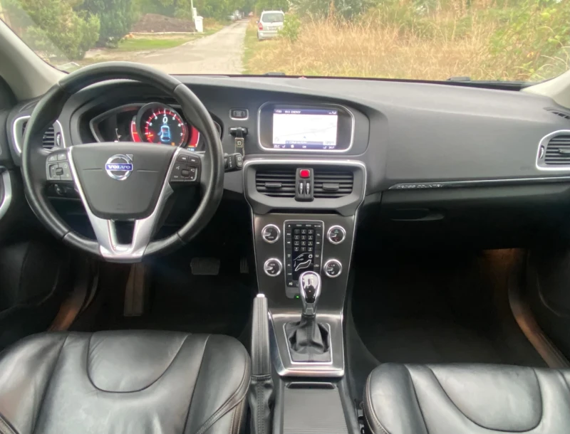 Volvo V40 Cross Country 2.5 v5 255 к.с T5-4х4-АВТОМАТИК-ВСИЧКИ ЕКСТРИ!, снимка 9 - Автомобили и джипове - 47185126