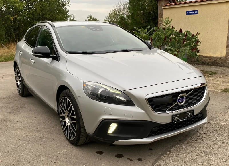 Volvo V40 Cross Country 2.5 v5 255 к.с T5-4х4-АВТОМАТИК-ВСИЧКИ ЕКСТРИ!, снимка 2 - Автомобили и джипове - 47185126