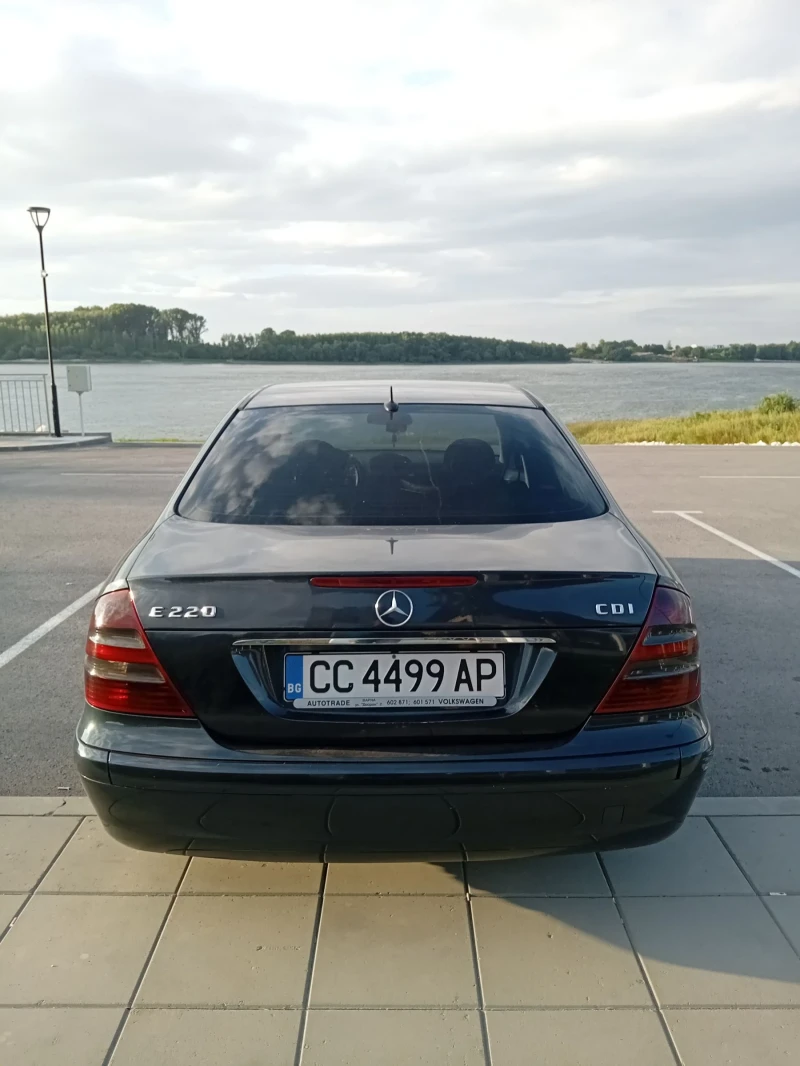 Mercedes-Benz E 220 2.2, снимка 6 - Автомобили и джипове - 47842141