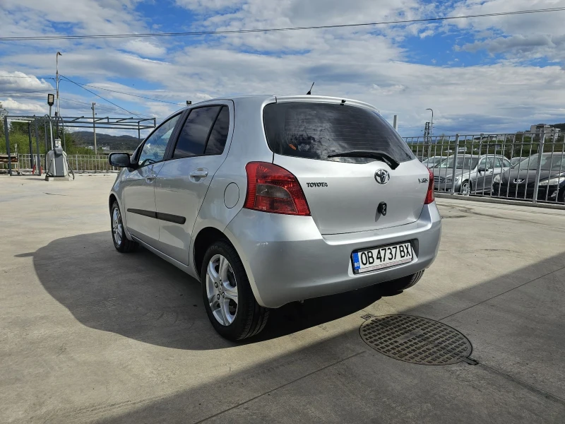 Toyota Yaris 1.33i automat, снимка 3 - Автомобили и джипове - 50596057