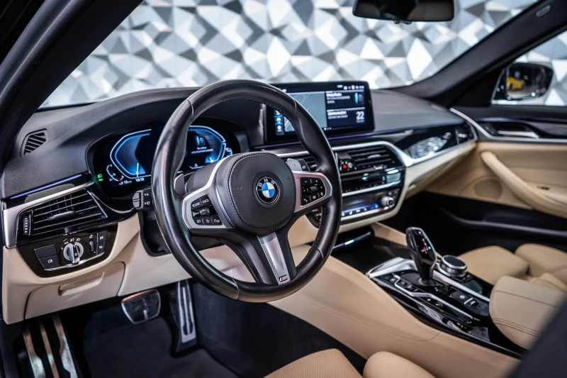 BMW 530 E xDrive Msport* Camera, снимка 8 - Автомобили и джипове - 52157325