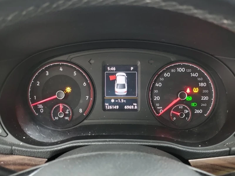 VW Passat * EXECLINE * CARFAX * БЕЗ ПЪРВОНАЧАЛНА ВНОСКА, снимка 10 - Автомобили и джипове - 53361271