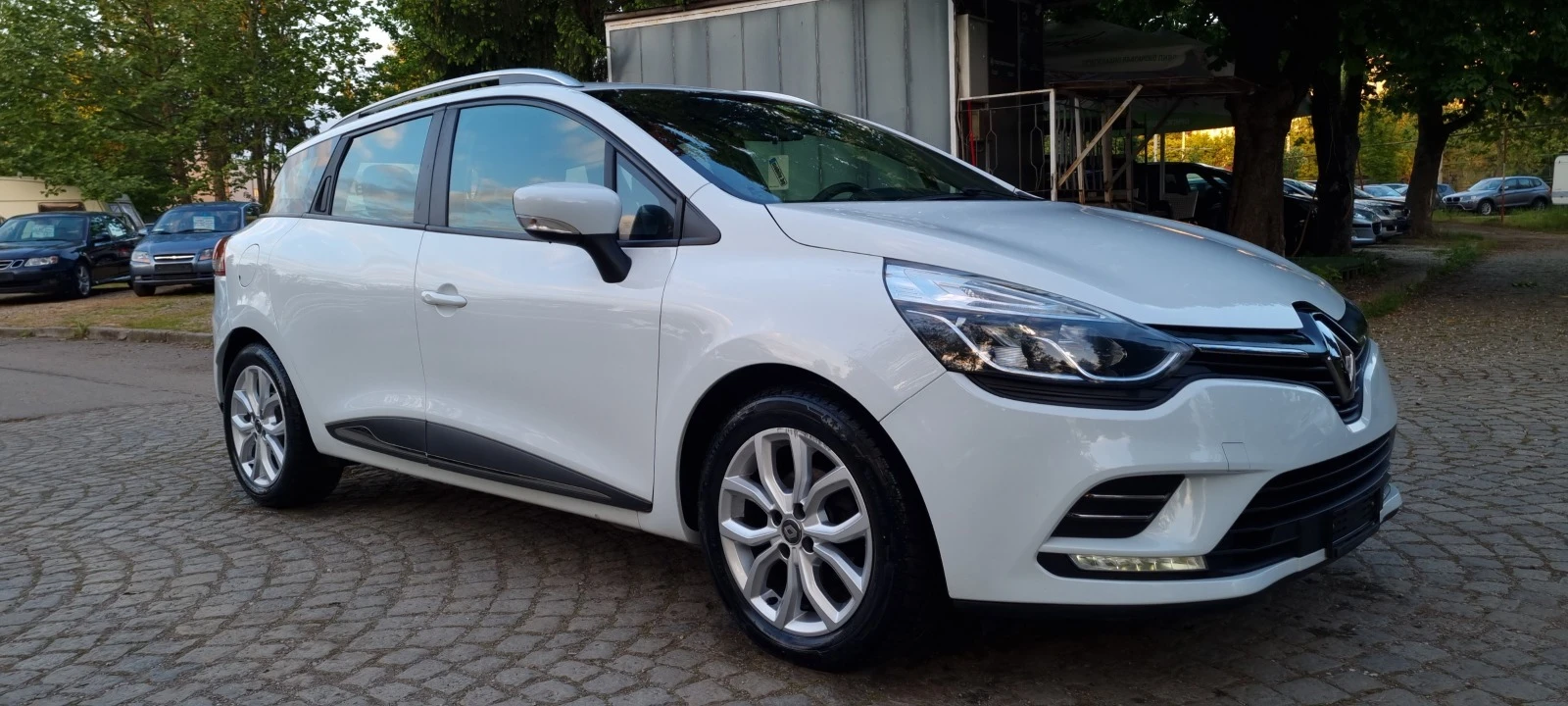 Renault Clio 1.5dCi * АВТОМАТИК* * START/STOP* НАВИГАЦИЯ* SWISS - изображение 2