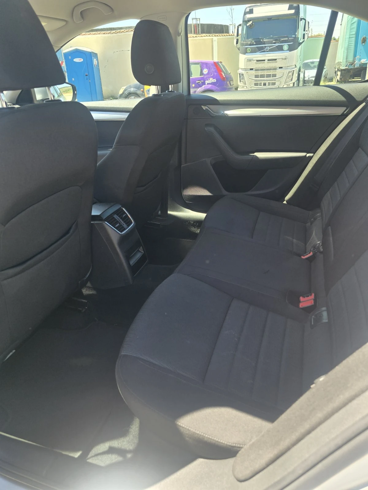 Skoda Octavia 1, 6 TDI - изображение 9