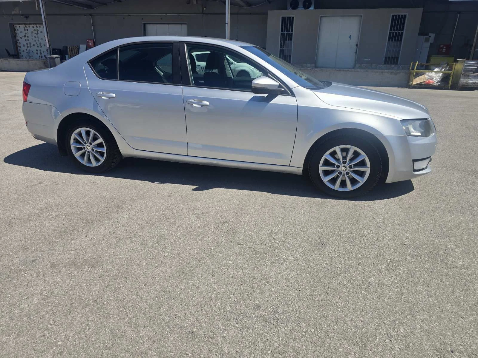 Skoda Octavia 1, 6 TDI - изображение 4