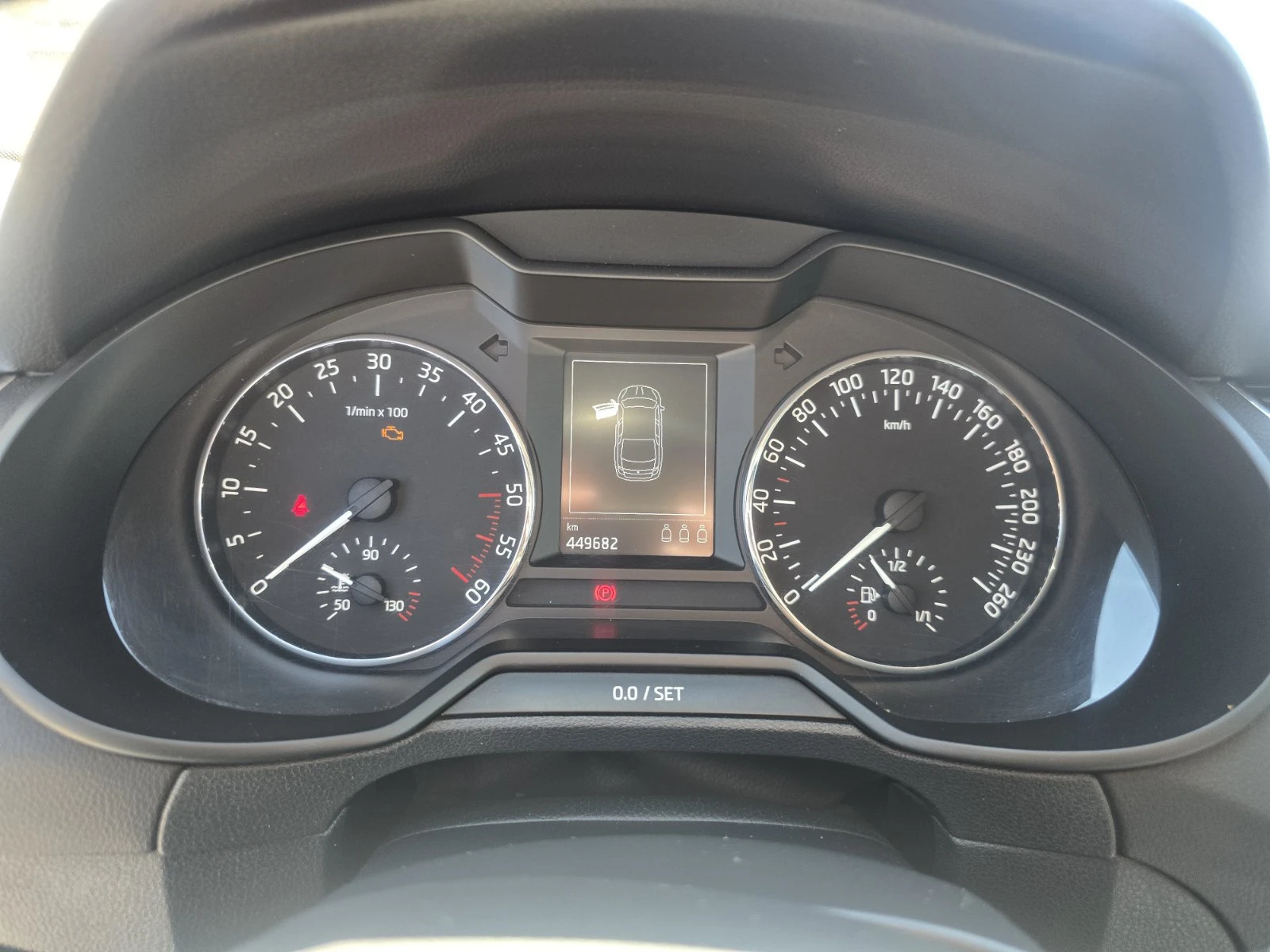 Skoda Octavia 1, 6 TDI - изображение 8