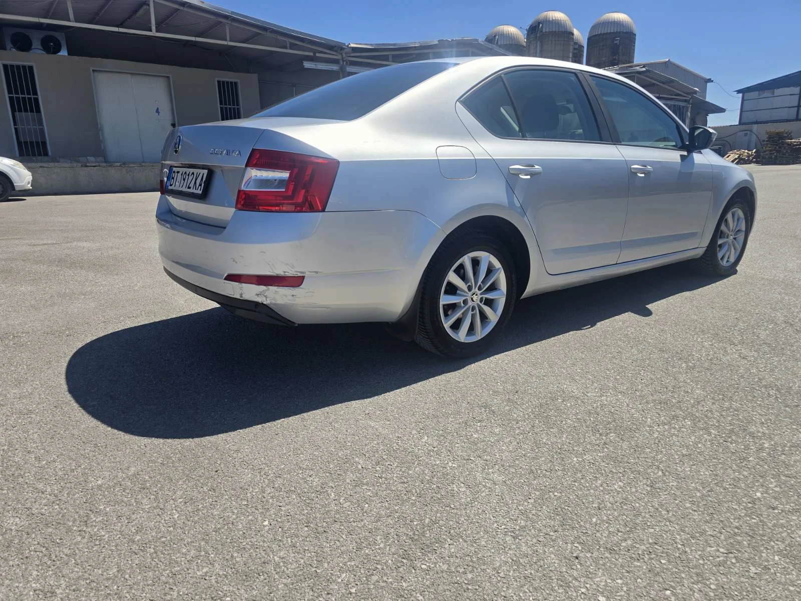 Skoda Octavia 1, 6 TDI - изображение 7