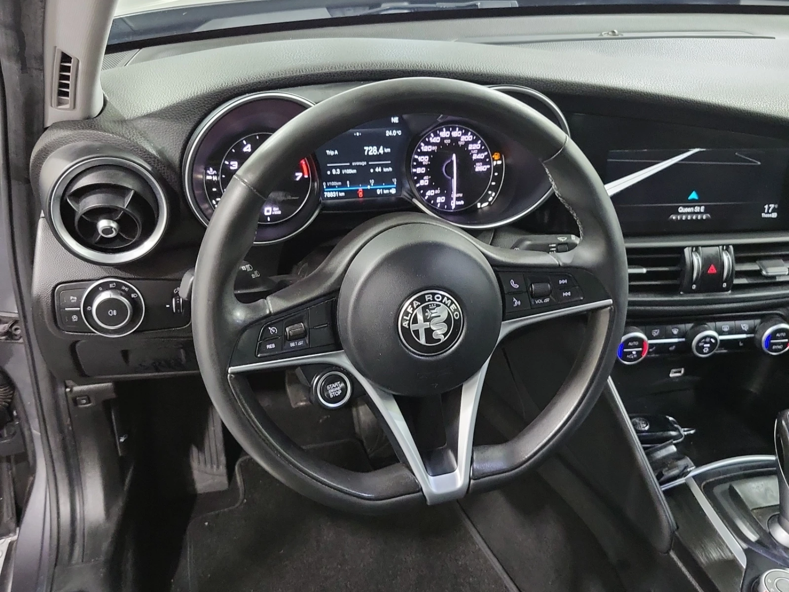 Alfa Romeo Giulia * AWD * CARFAX * АВТОКРЕДИТ - изображение 9