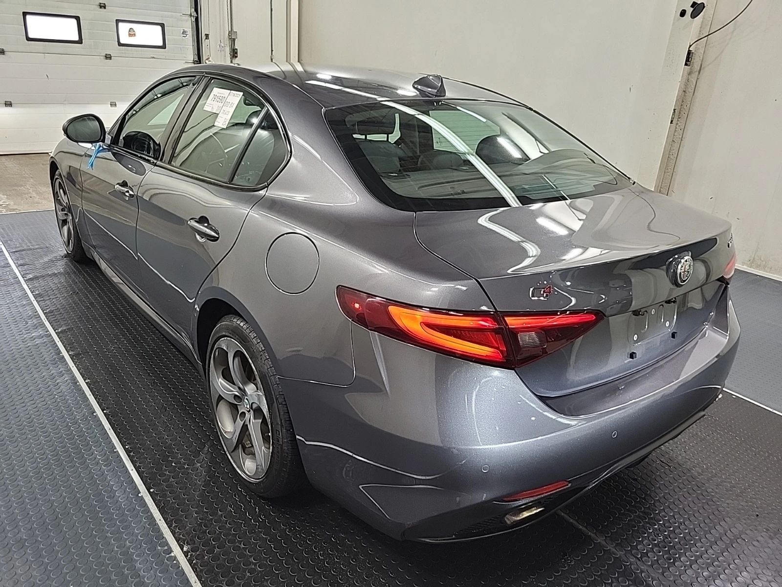Alfa Romeo Giulia * AWD * CARFAX * АВТОКРЕДИТ - изображение 6