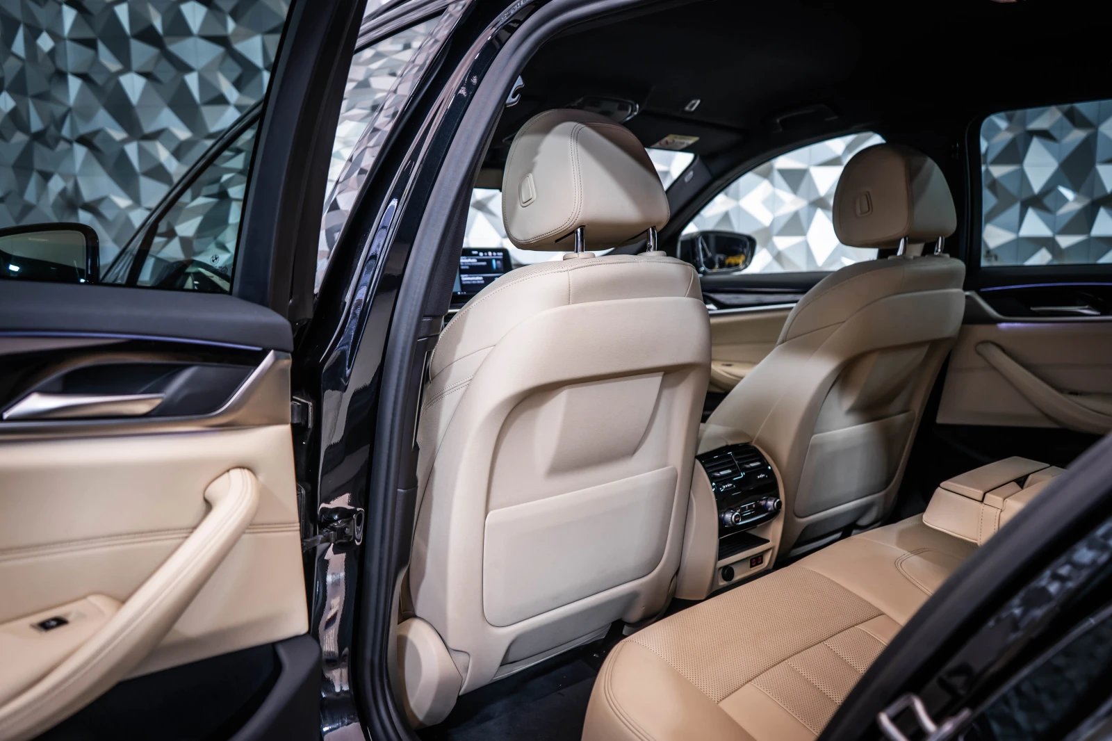 BMW 530 E xDrive Msport* Camera | Mobile.bg   14