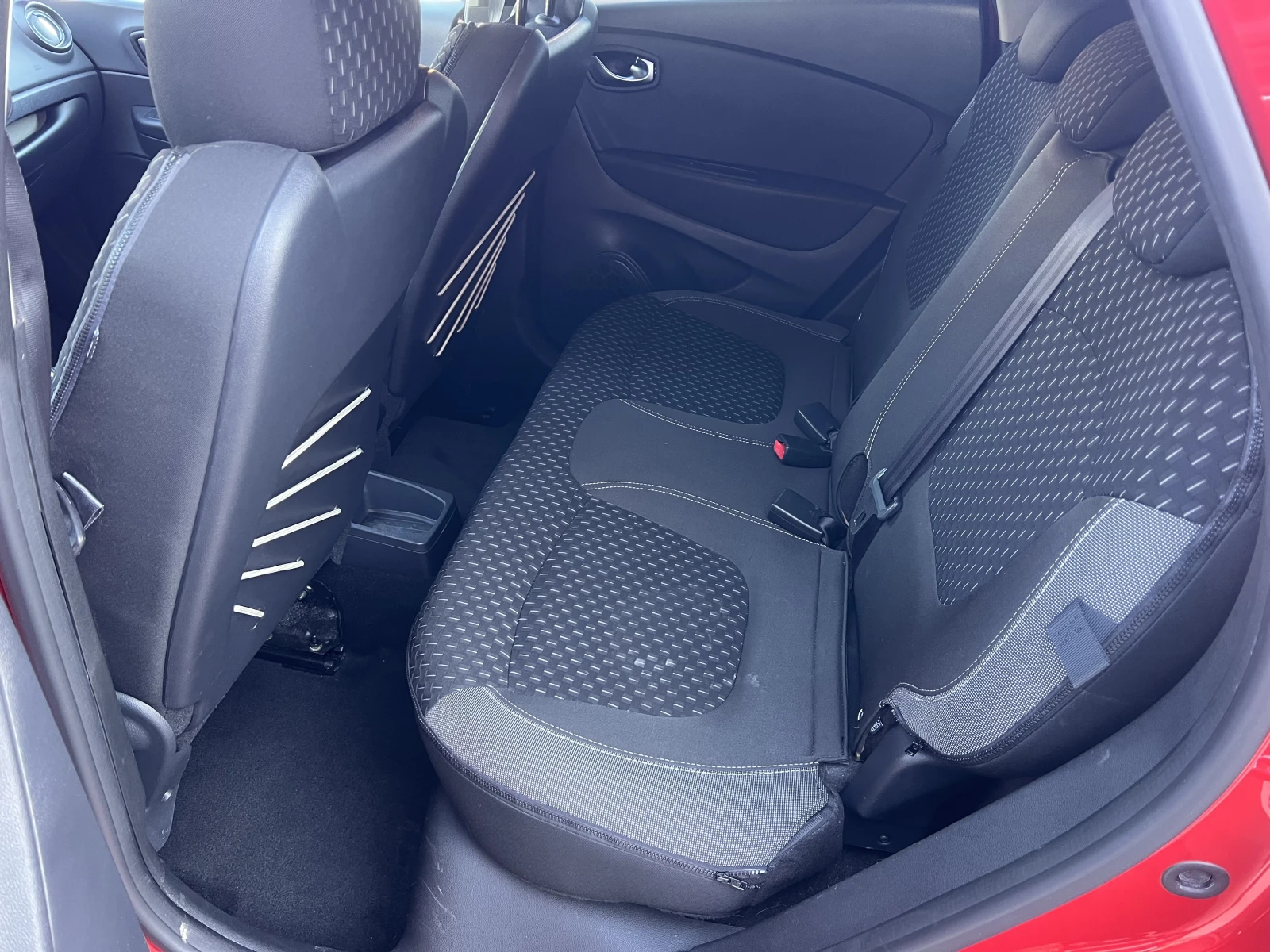 Renault Captur INTENS/1.5DCI/110K.C./6МТ - изображение 10