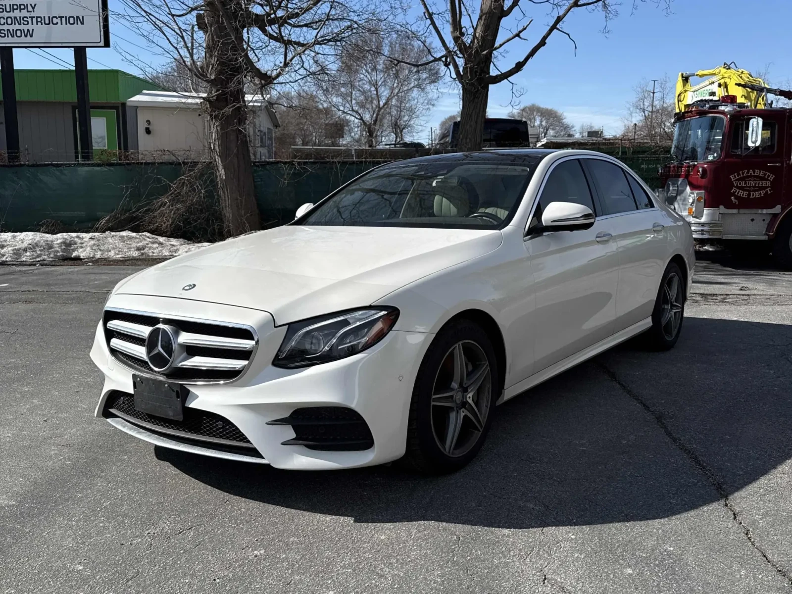 Mercedes-Benz E 400  * * CARFAX * * АВТО КРЕДИТ * * 