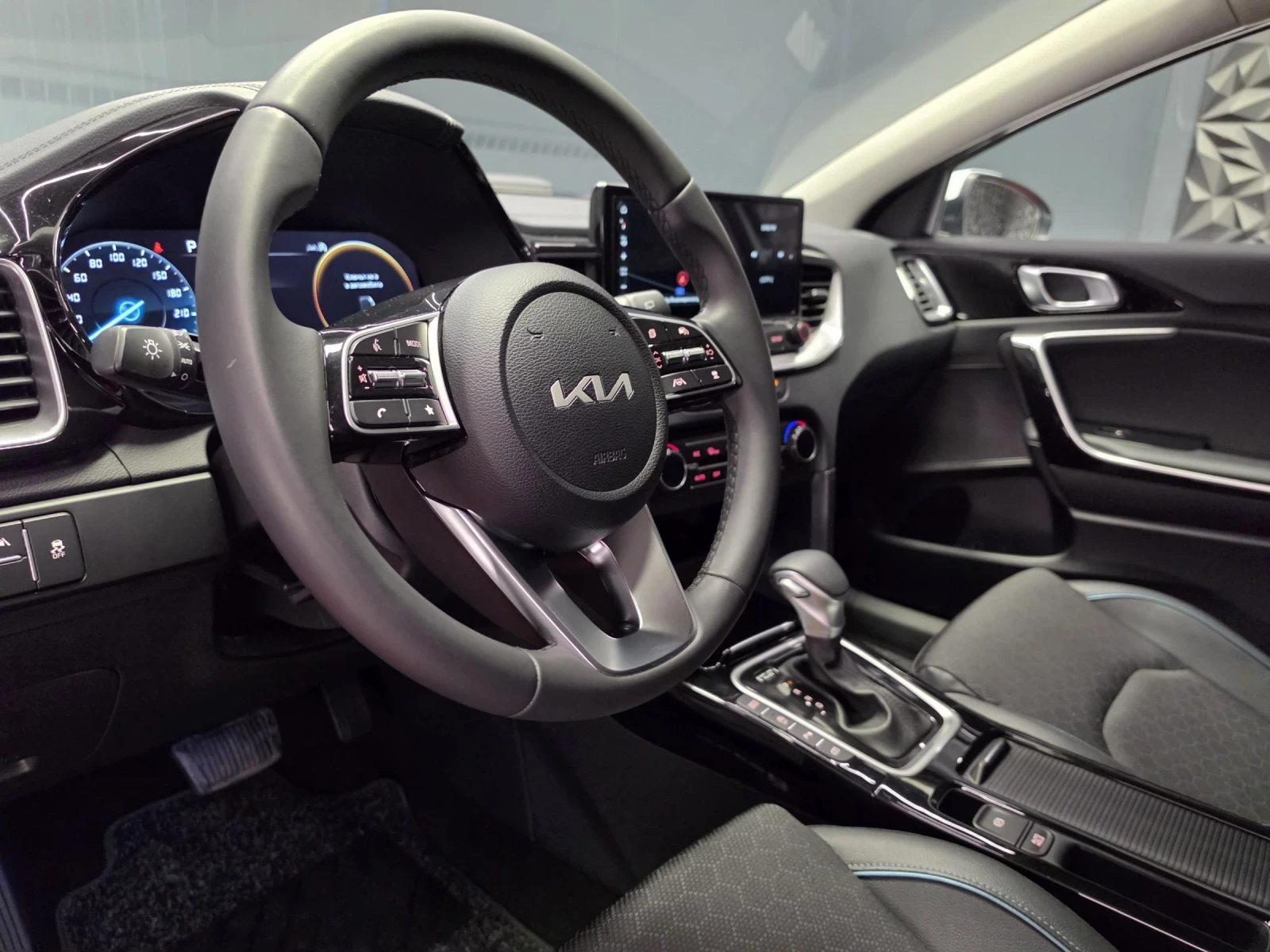 Kia XCeed 600KM* 1.6T* 150к.с* MILD HYBRID* EXECUTIVE* НОВА*, снимка 15 - Автомобили и джипове - 53975750