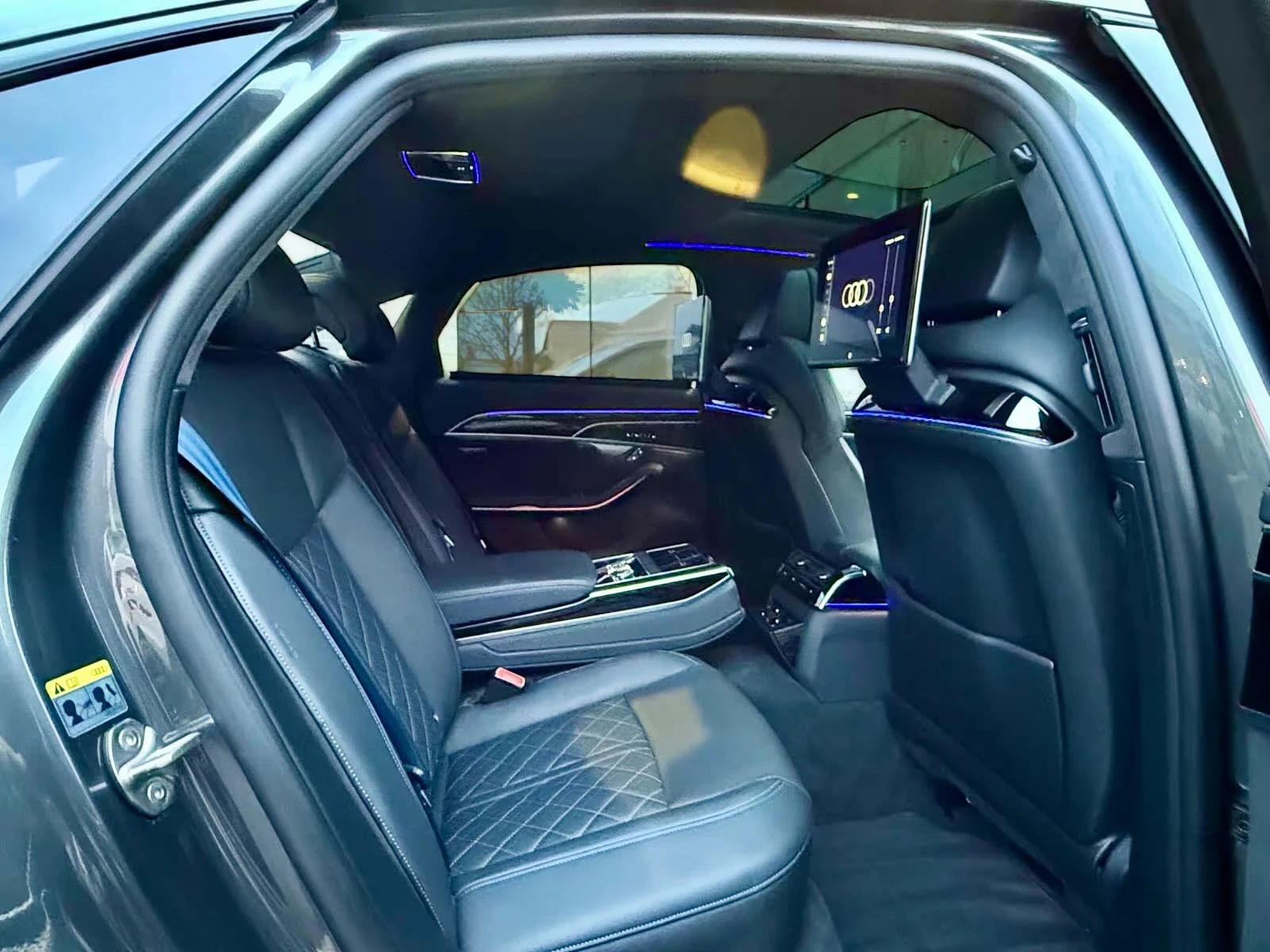 Audi A8 L* 60 TFSI* S-Line* Pano* TV* Лизинг , снимка 15 - Автомобили и джипове - 54515637