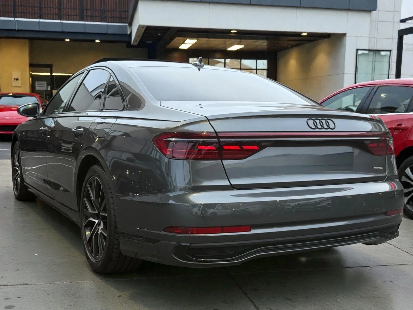 Audi A8 L* 60 TFSI* S-Line* Pano* TV* Лизинг , снимка 4 - Автомобили и джипове - 54515637