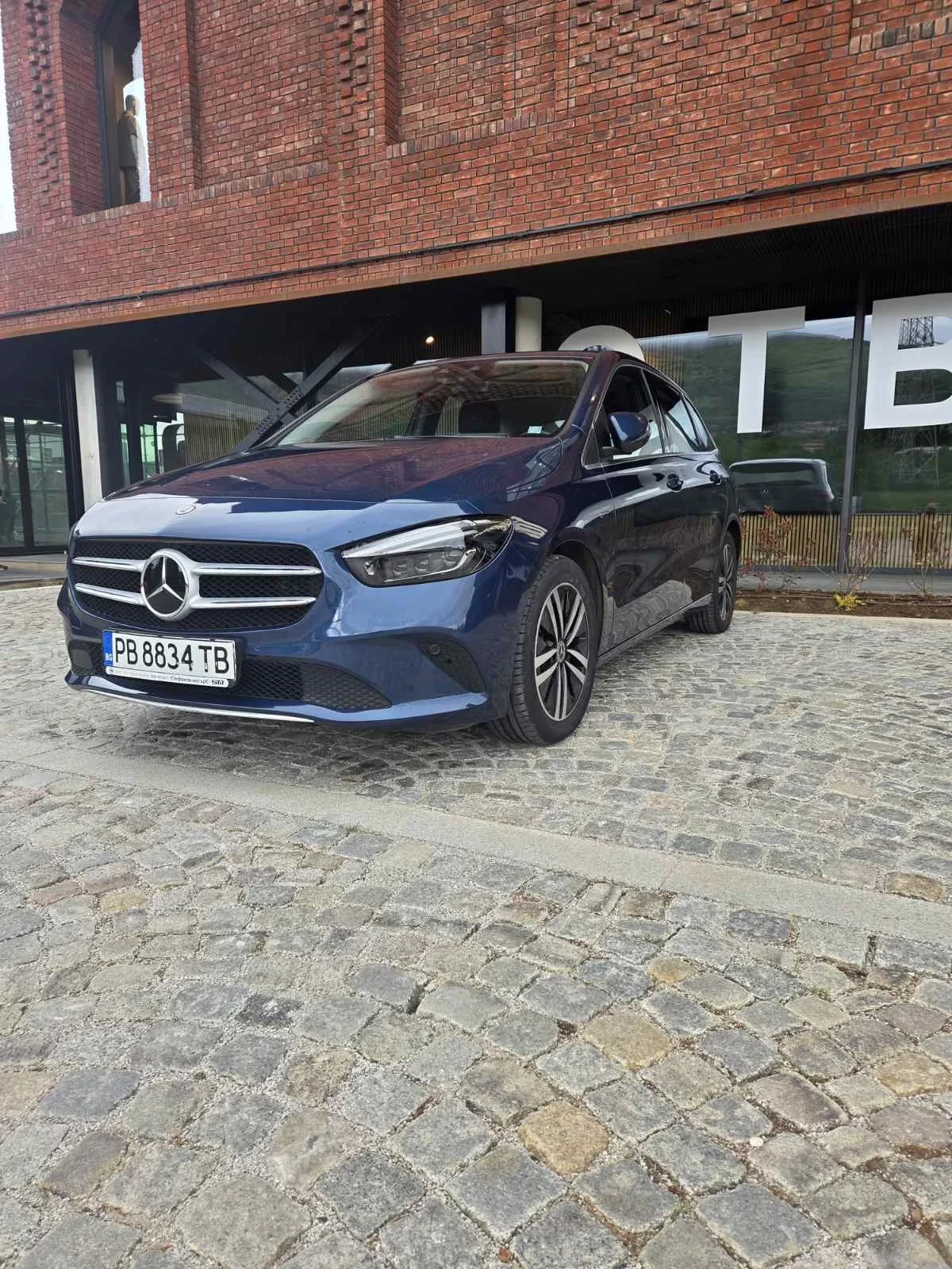 Mercedes-Benz B 250 B250e, снимка 2 - Автомобили и джипове - 54609723