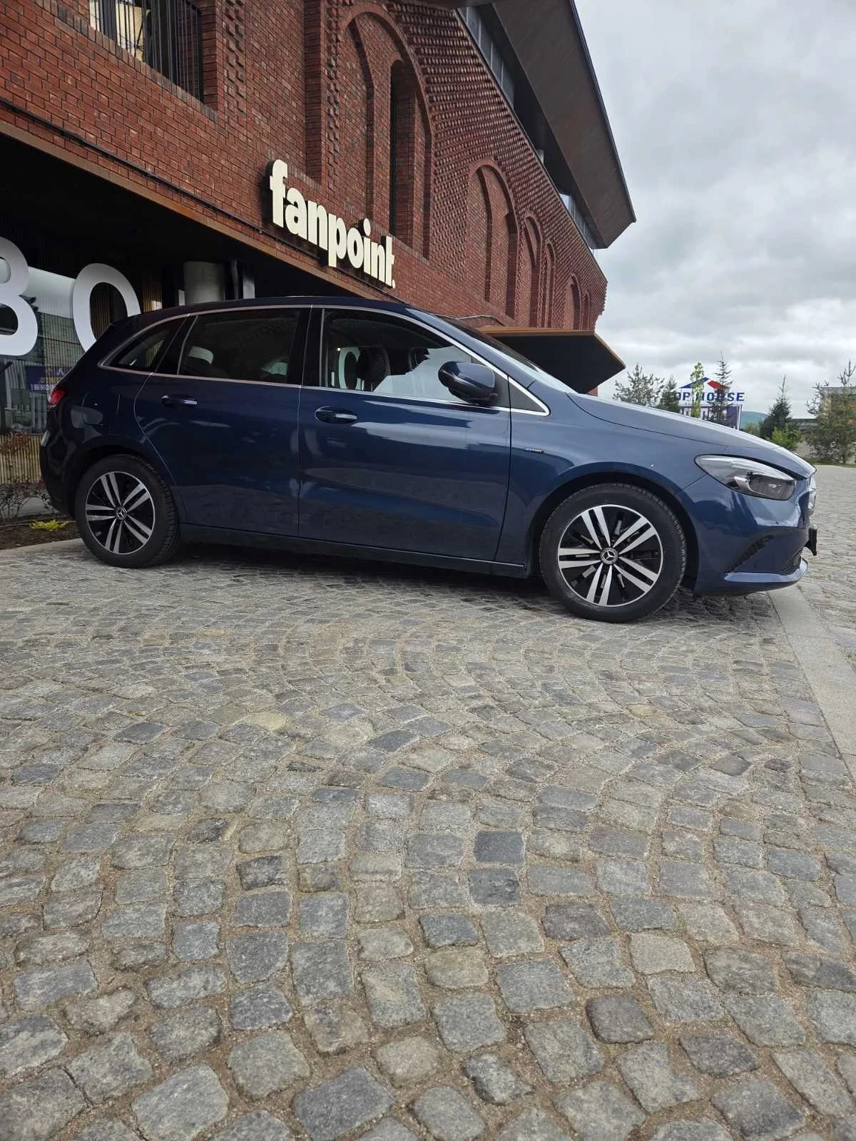 Mercedes-Benz B 250 B250e, снимка 5 - Автомобили и джипове - 54609723