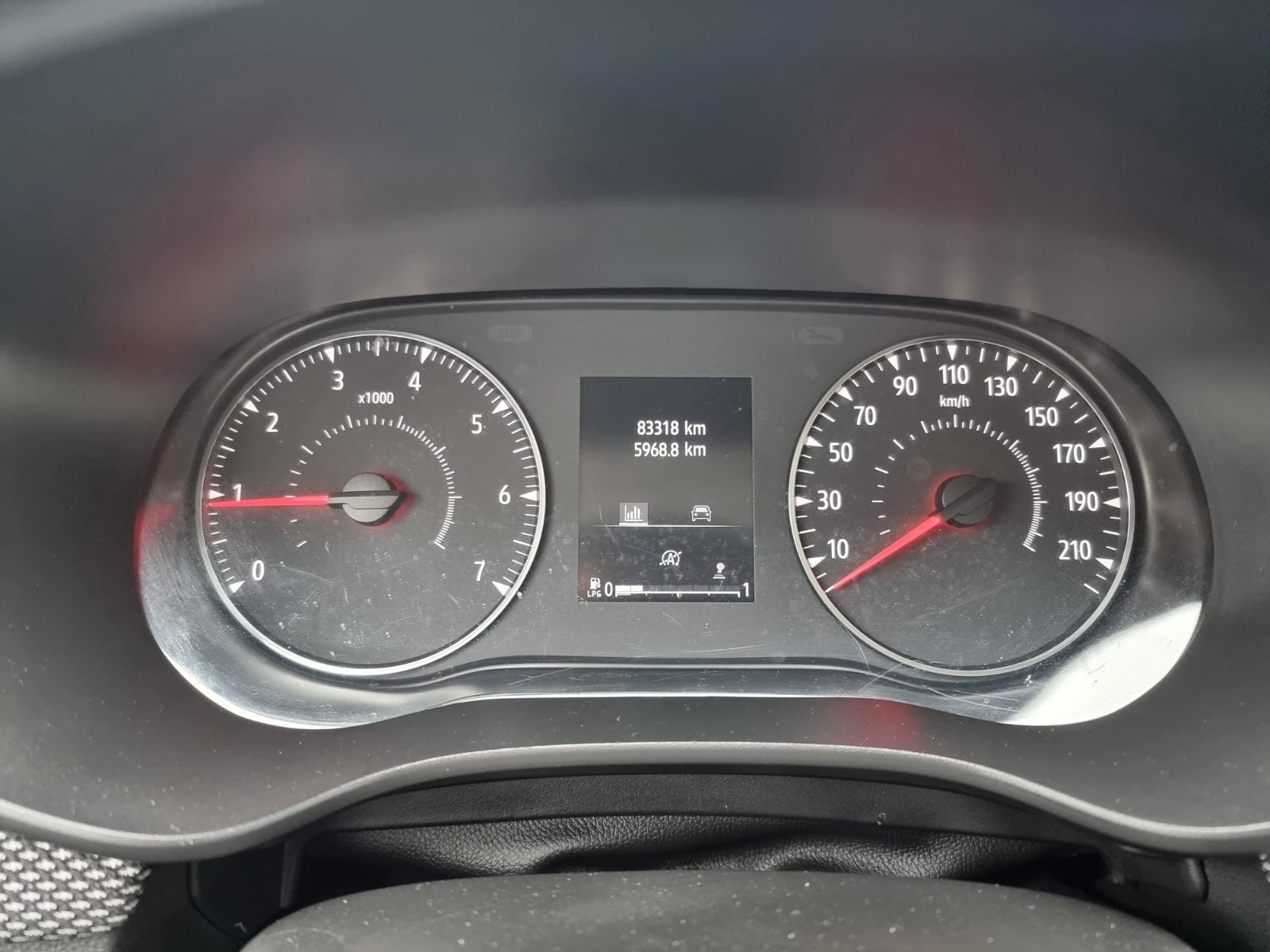 Dacia Sandero Stepway TCe 100 к.с. ECO-G S&S BVM6, снимка 9 - Автомобили и джипове - 54763914
