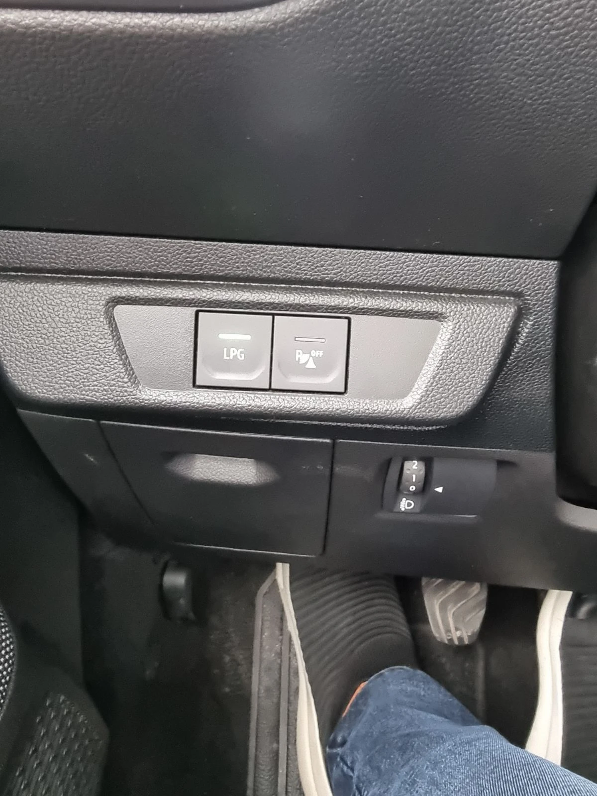 Dacia Sandero Stepway TCe 100 к.с. ECO-G S&S BVM6, снимка 12 - Автомобили и джипове - 54763914
