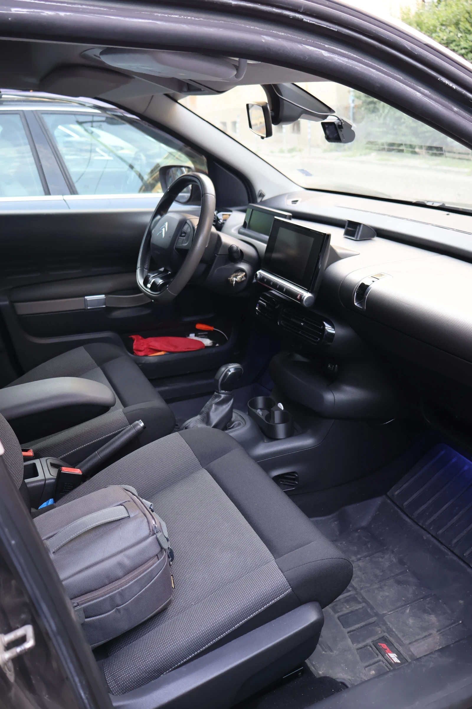 Citroen C4 Cactus, снимка 16 - Автомобили и джипове - 54991123
