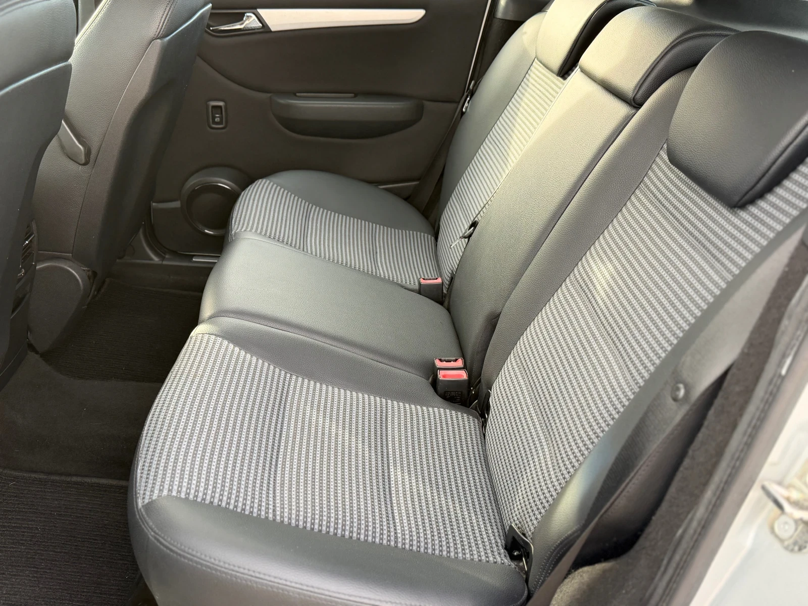 Mercedes-Benz B 200 CDI /// AUTOMAT , снимка 10 - Автомобили и джипове - 55016509