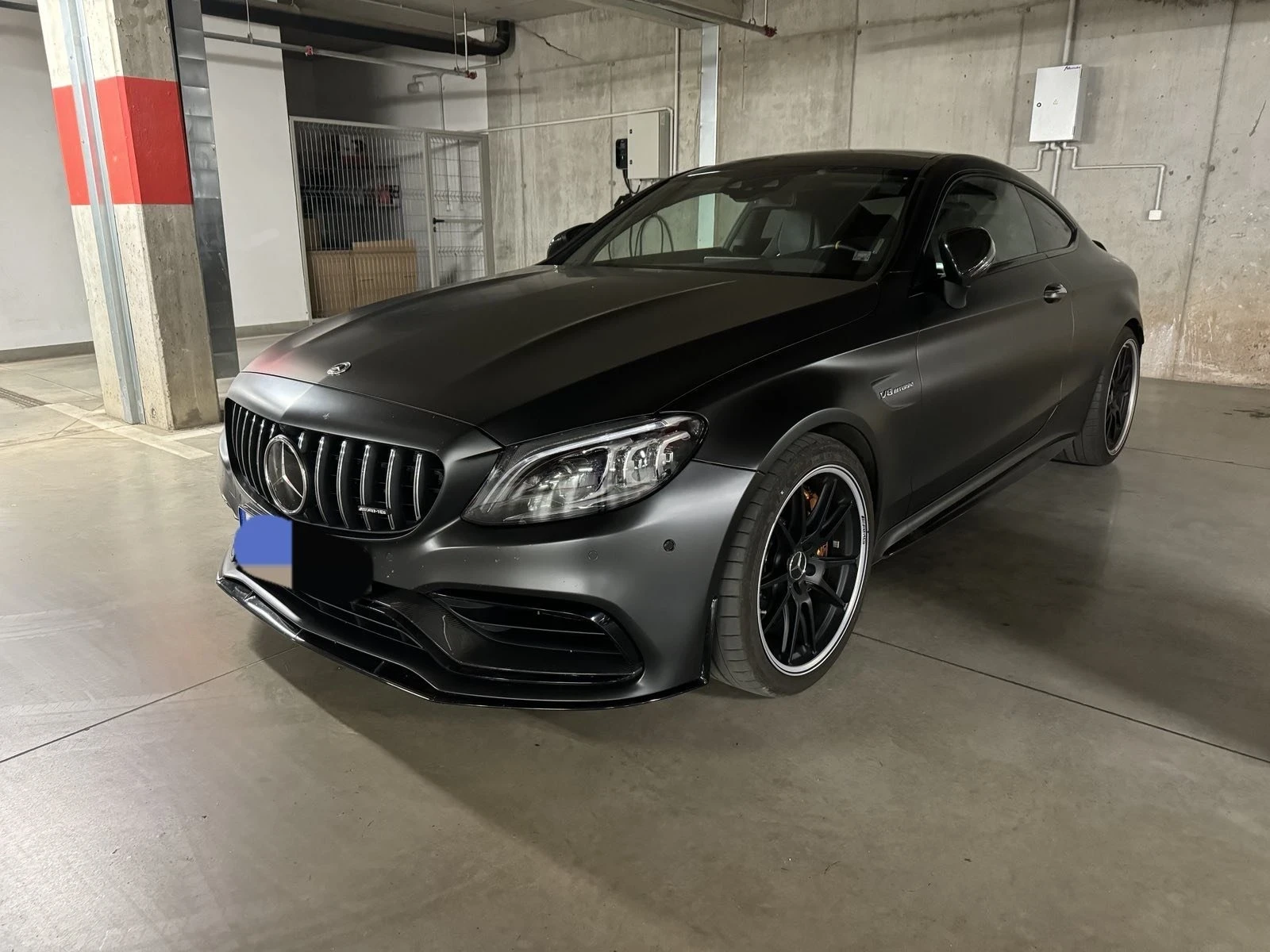 Mercedes-Benz C 63 AMG, снимка 2 - Автомобили и джипове - 55137359