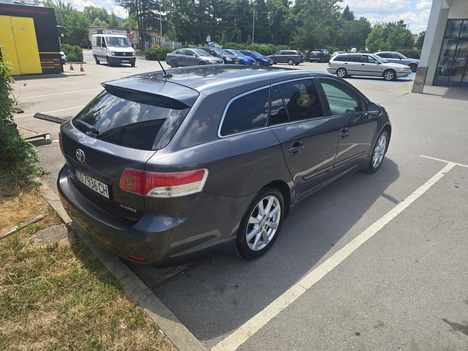Toyota Avensis 1.8, снимка 7 - Автомобили и джипове - 55204524