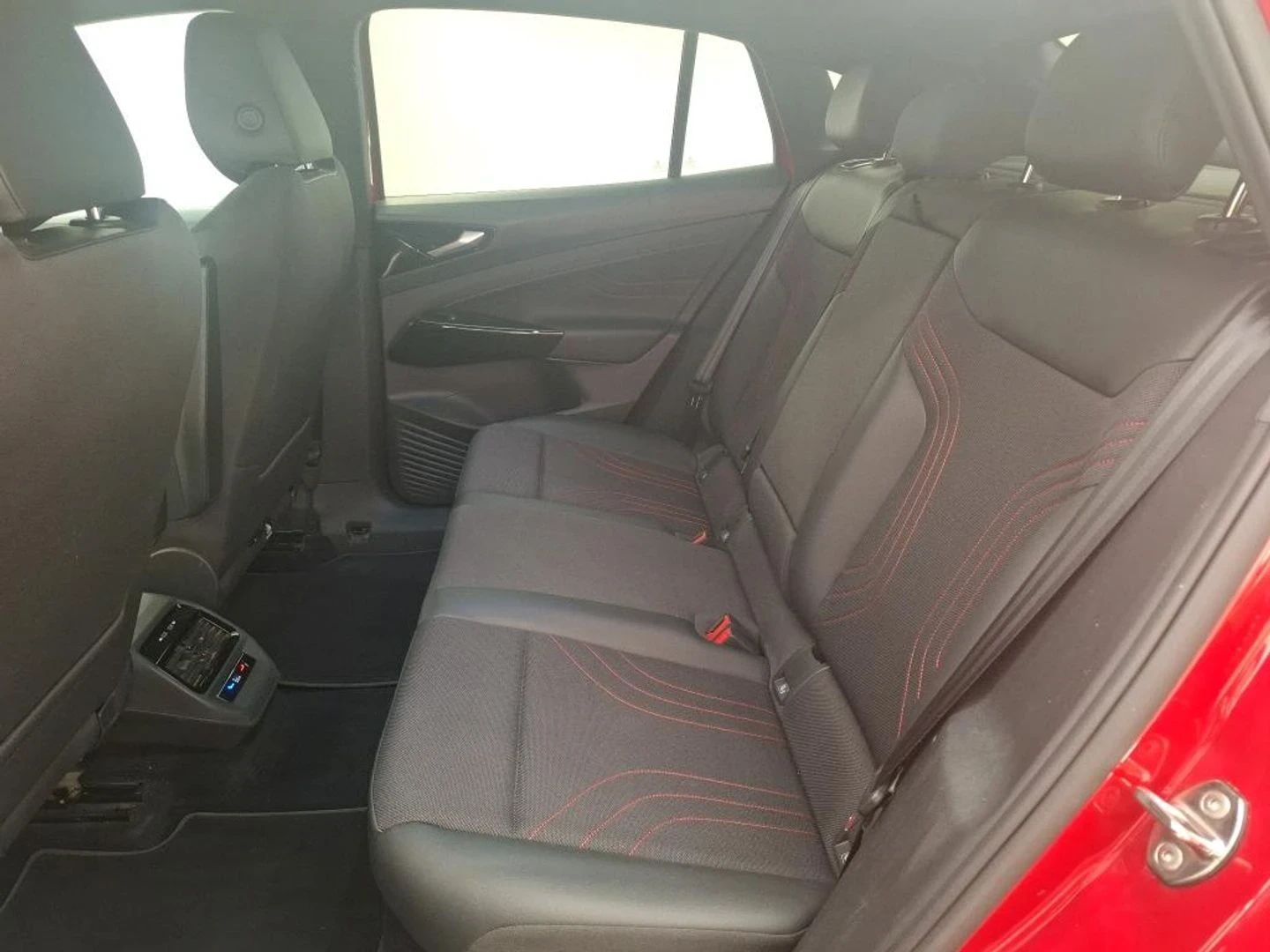 VW ID.5 GTX/93SOH/360CAMERA/ГАРАНЦИЯ/4х4, снимка 9 - Автомобили и джипове - 55804641