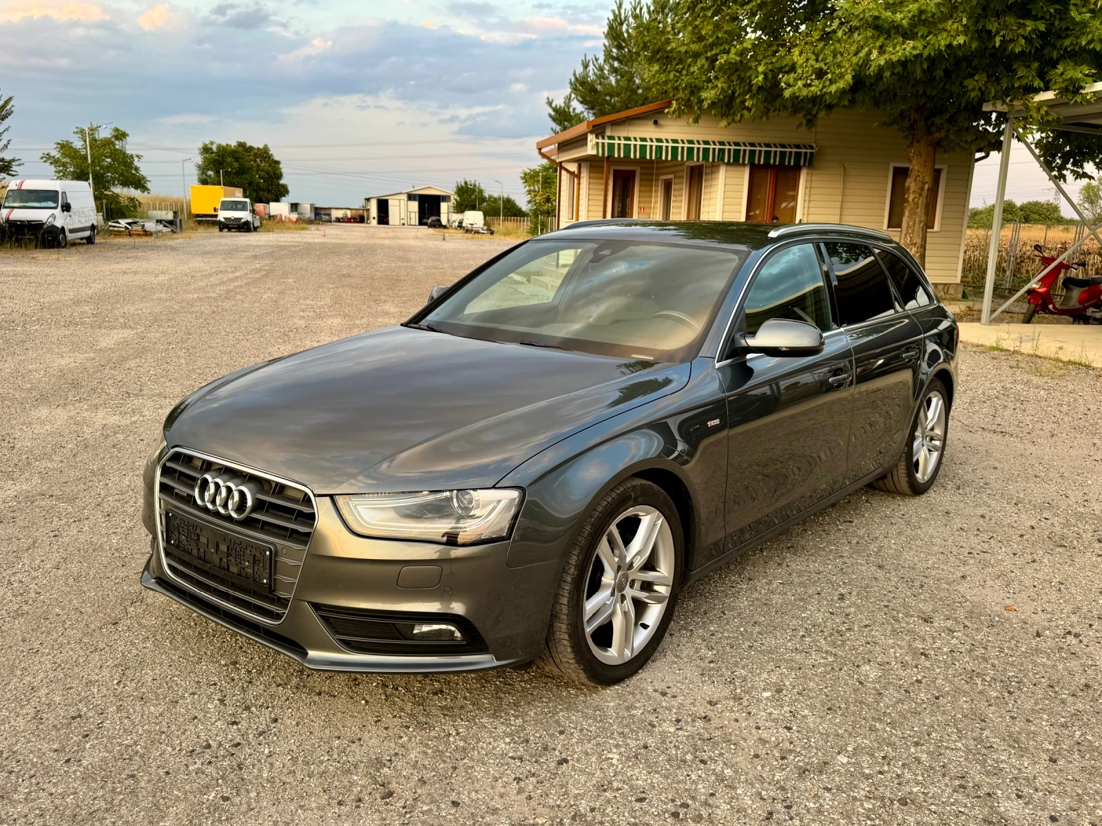 Audi A4 2.0TDI 177к.с Quattro S-line Distronic B&O 