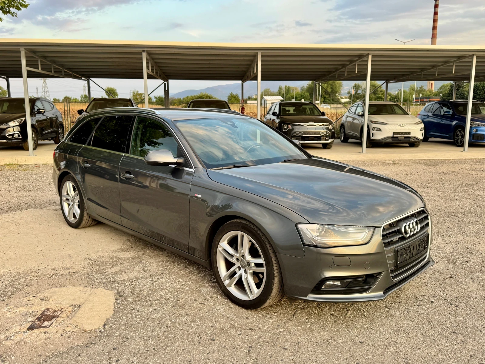 Audi A4 2.0TDI 177к.с Quattro S-line Distronic B&O , снимка 3 - Автомобили и джипове - 55826853