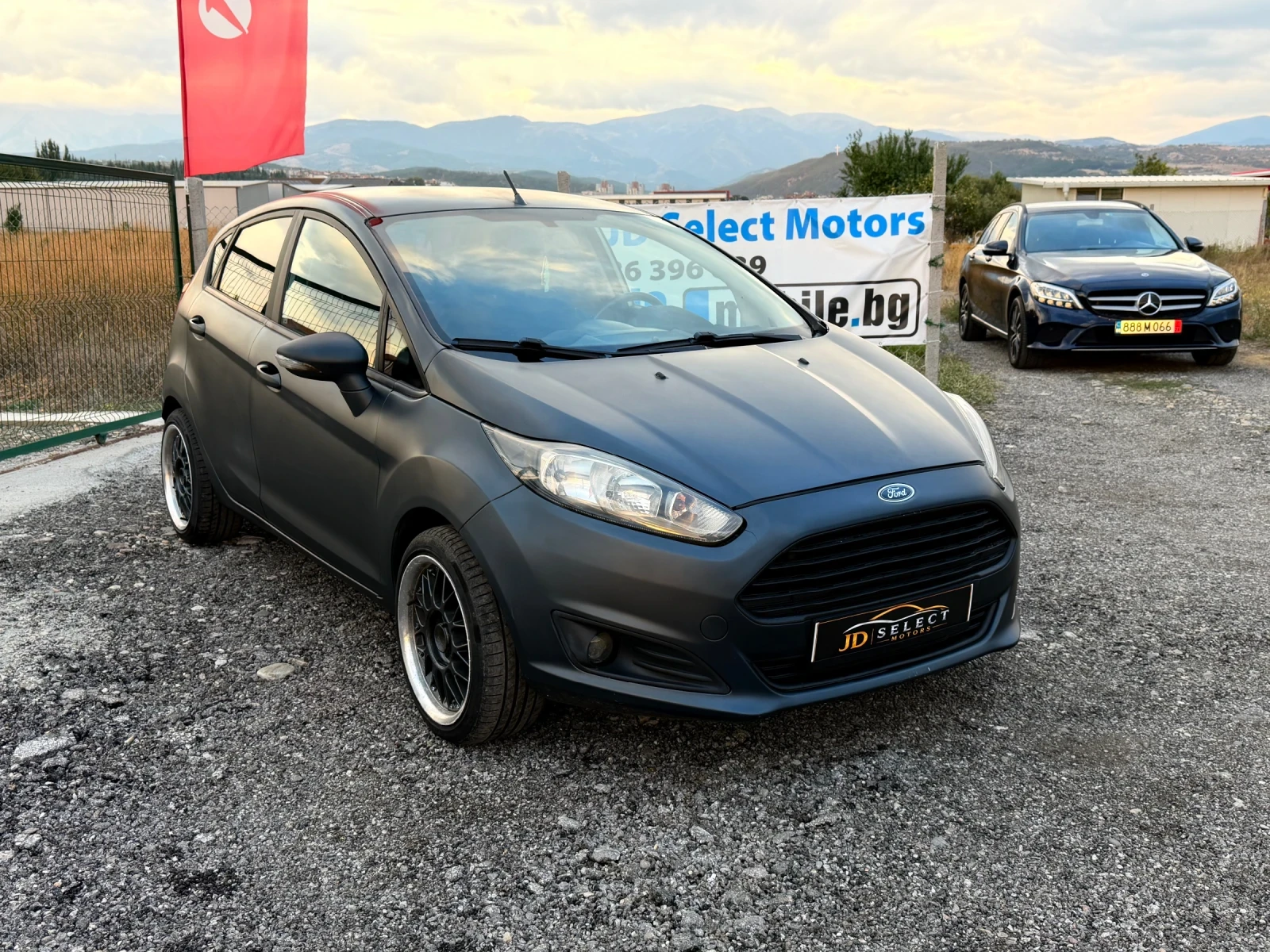 Ford Fiesta Automat / Benzin / Mat , снимка 2 - Автомобили и джипове - 56274849